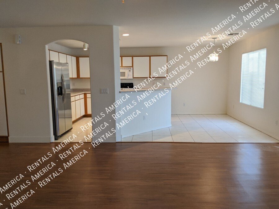 4 Bedroom + loft with SOLAR POWER! property image