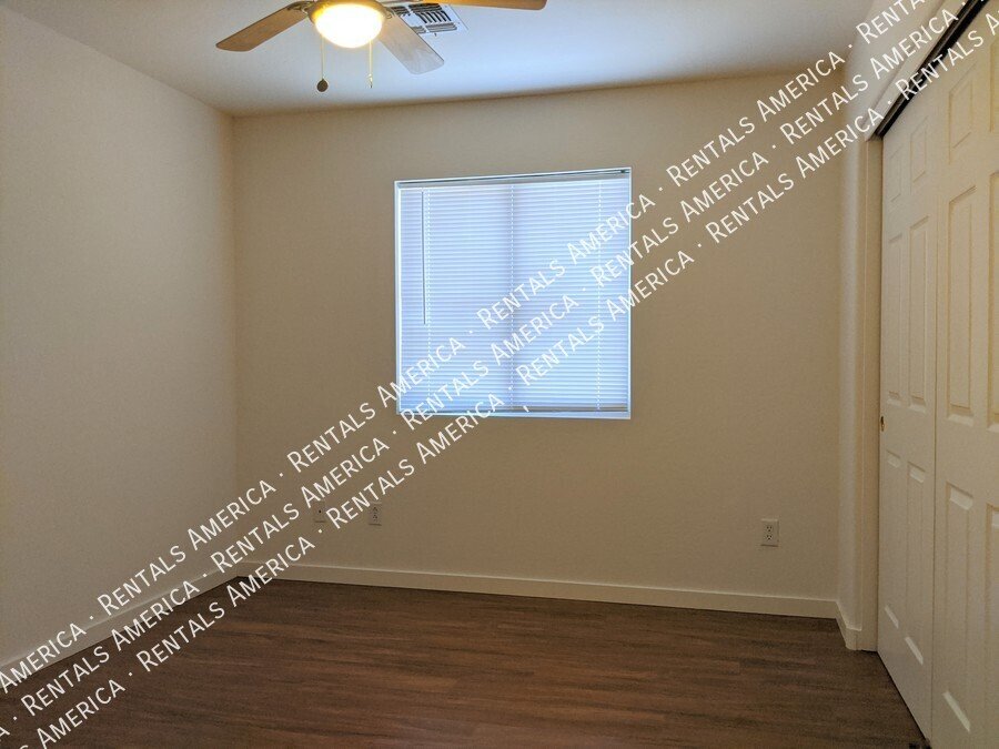 4 Bedroom + loft with SOLAR POWER! property image