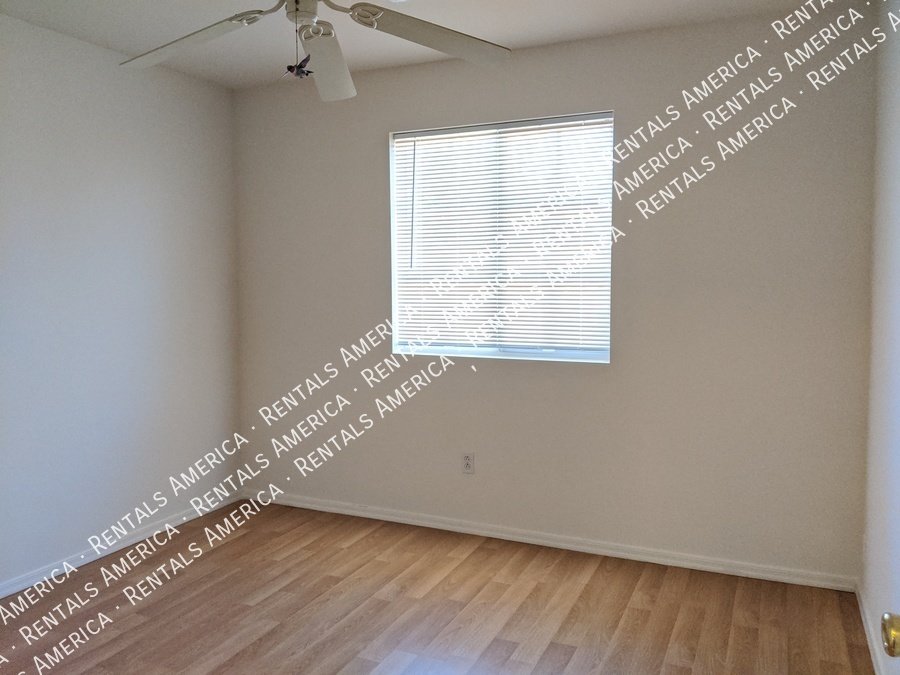 4 Bedroom + loft with SOLAR POWER! property image