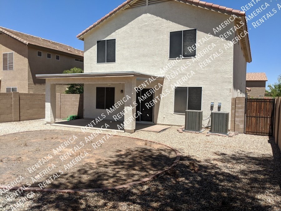 4 Bedroom + loft with SOLAR POWER! property image