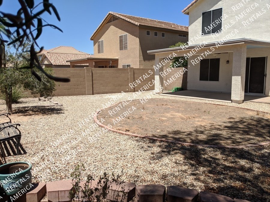 4 Bedroom + loft with SOLAR POWER! property image