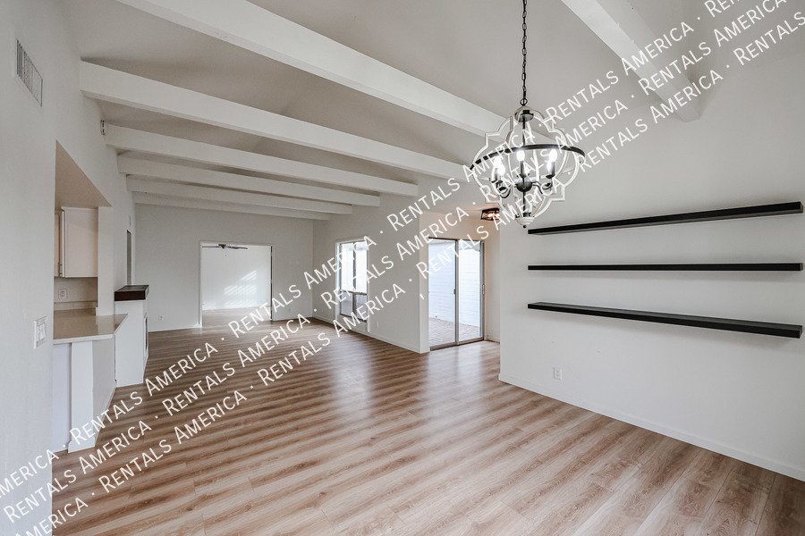 MOVE IN SPECIAL property image