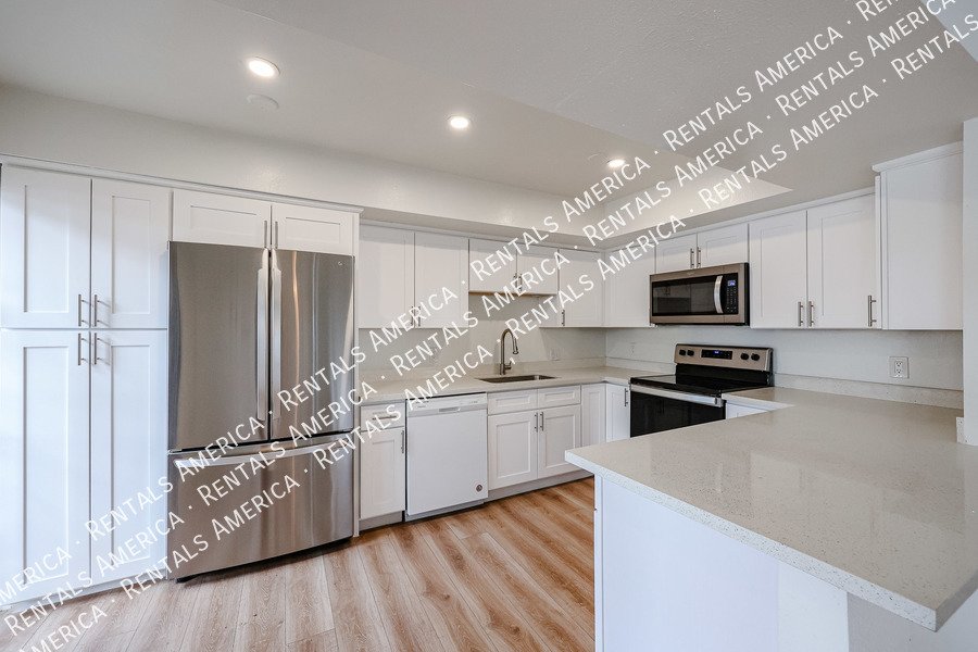 MOVE IN SPECIAL property image