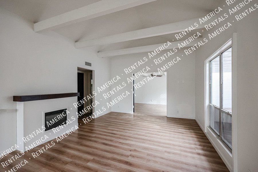 MOVE IN SPECIAL property image