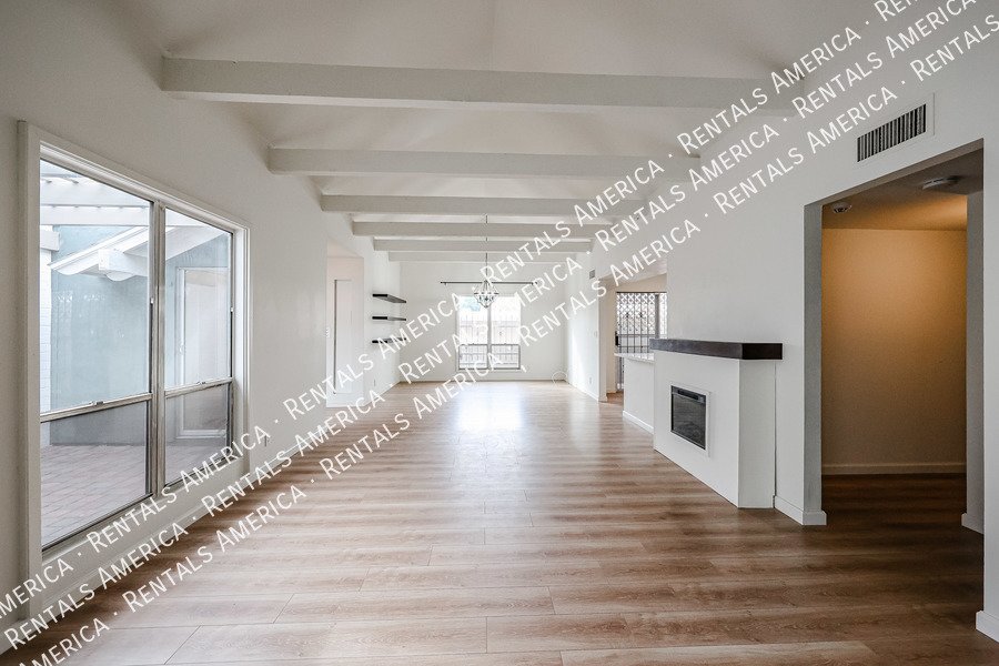 MOVE IN SPECIAL property image