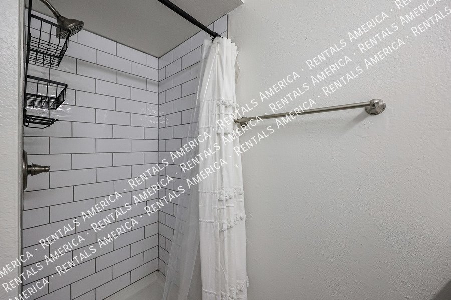 MOVE IN SPECIAL property image