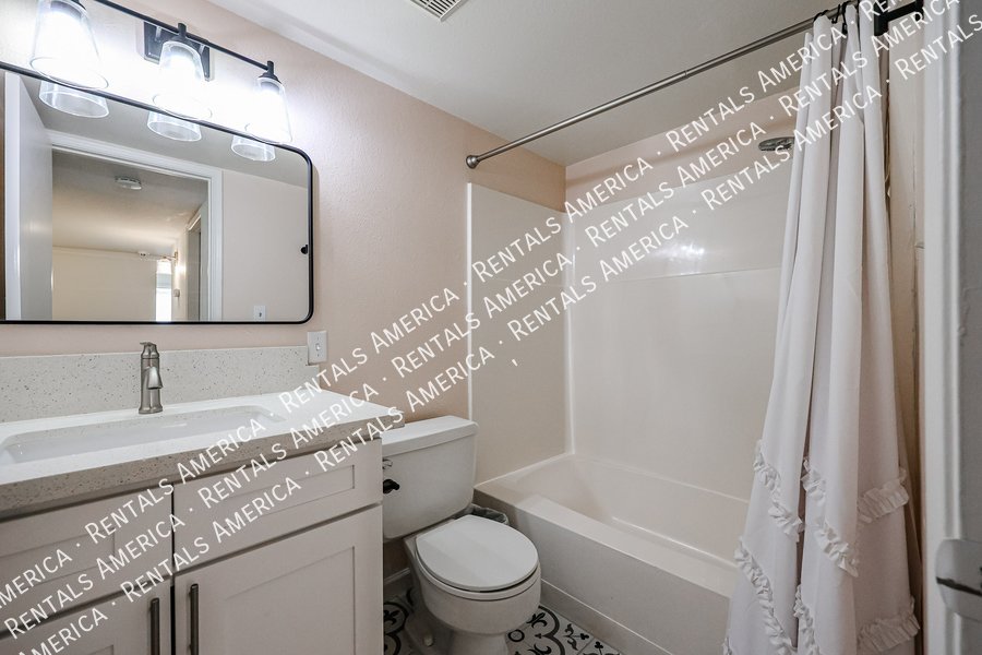 MOVE IN SPECIAL property image