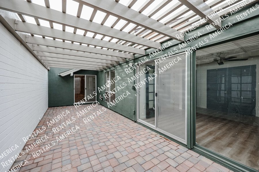 MOVE IN SPECIAL property image