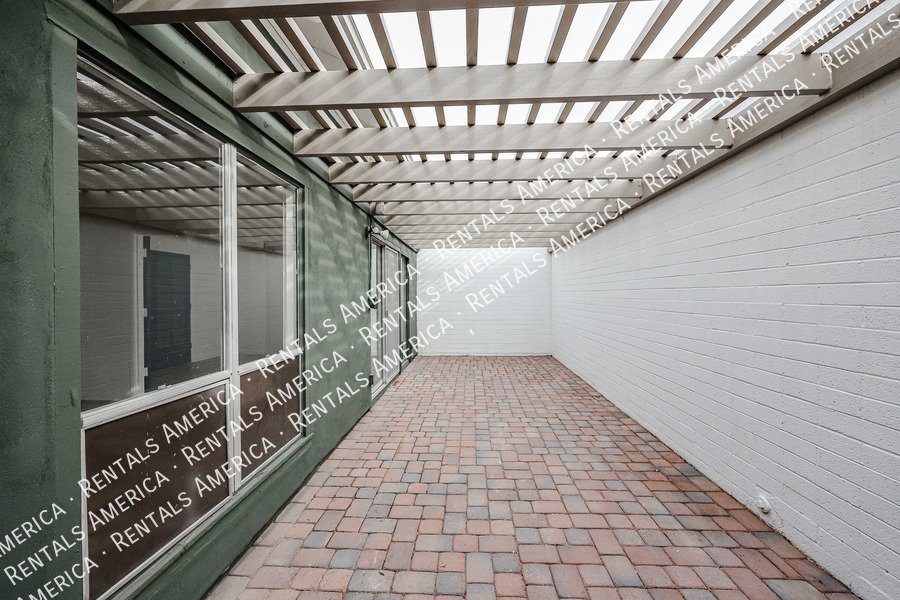 MOVE IN SPECIAL property image