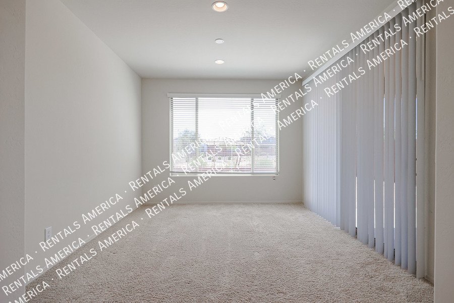 5 bedrooms with 4.5 baths! property image