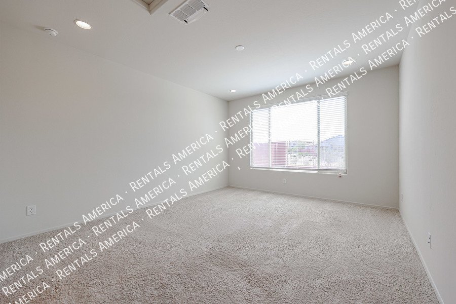 5 bedrooms with 4.5 baths! property image