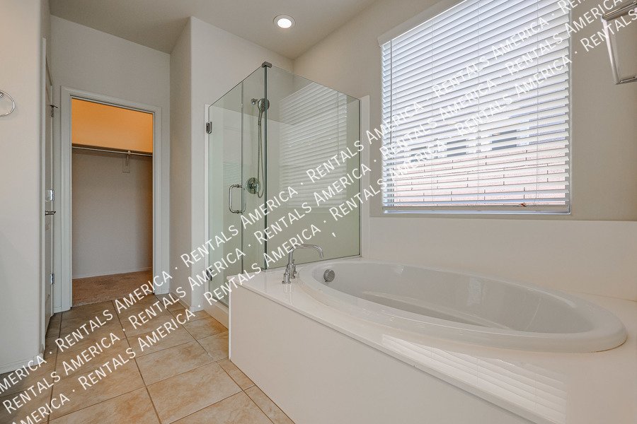 5 bedrooms with 4.5 baths! property image