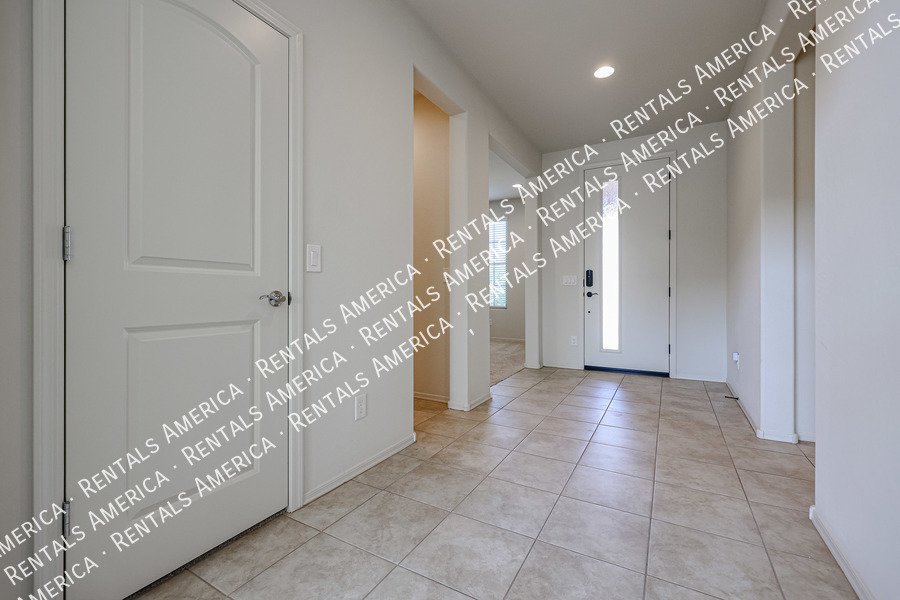 5 bedrooms with 4.5 baths! property image