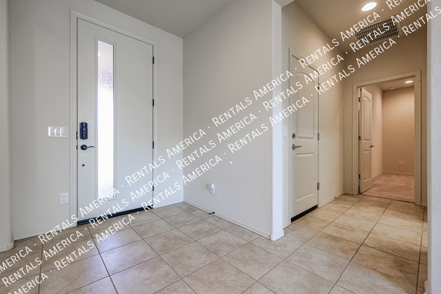 5 bedrooms with 4.5 baths! property image