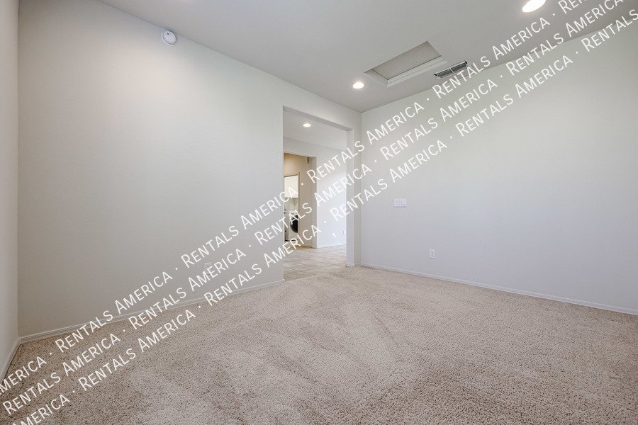 5 bedrooms with 4.5 baths! property image