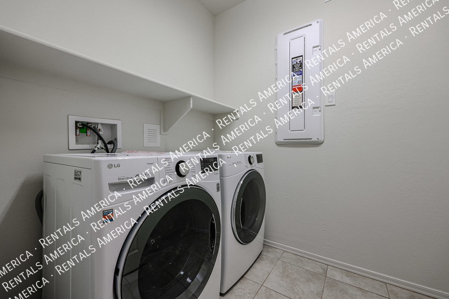 5 bedrooms with 4.5 baths! property image