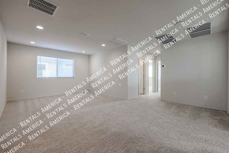 5 bedrooms with 4.5 baths! property image