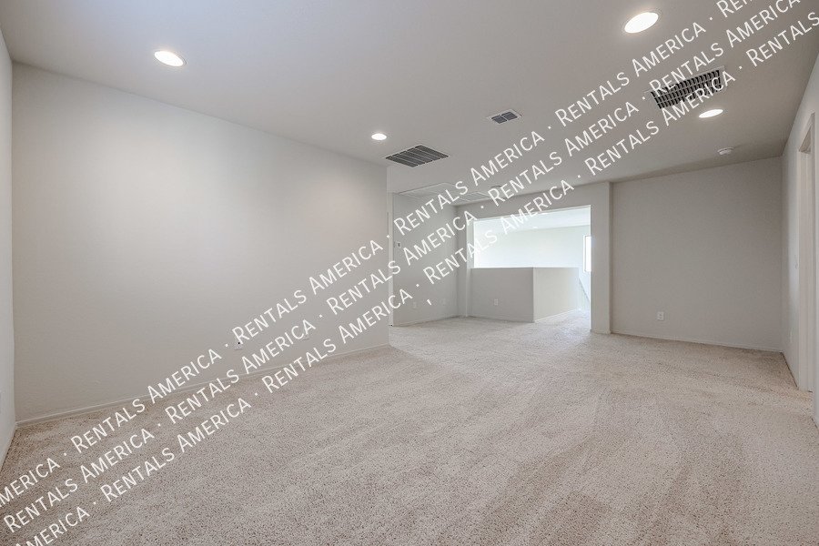 5 bedrooms with 4.5 baths! property image