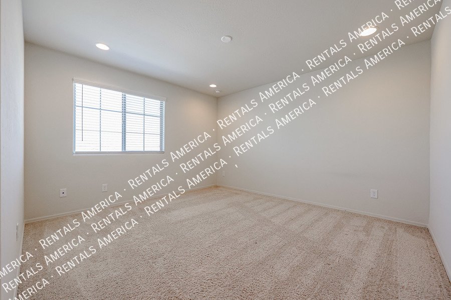 5 bedrooms with 4.5 baths! property image