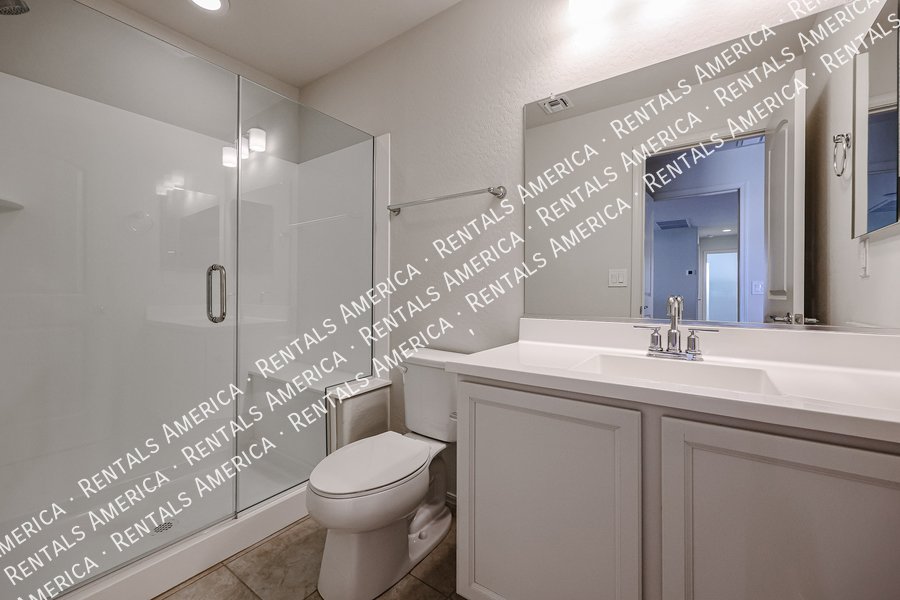 5 bedrooms with 4.5 baths! property image