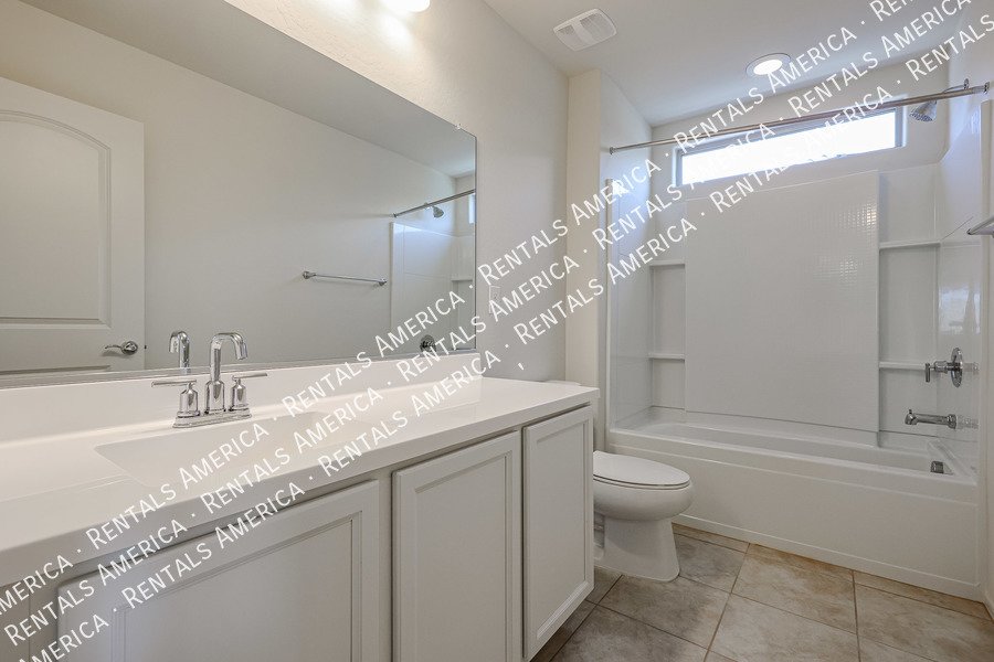 5 bedrooms with 4.5 baths! property image