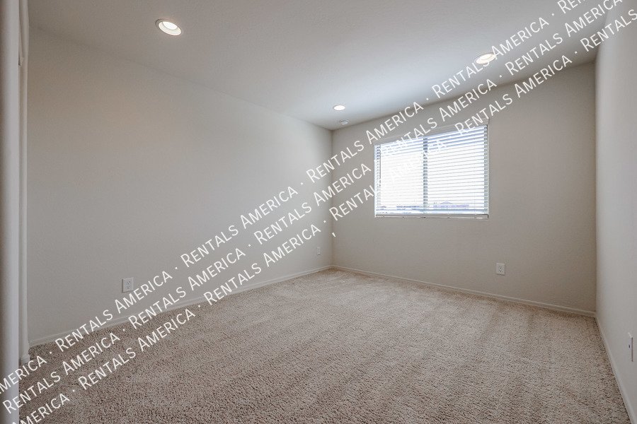 5 bedrooms with 4.5 baths! property image