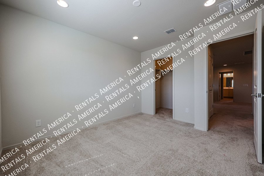 5 bedrooms with 4.5 baths! property image