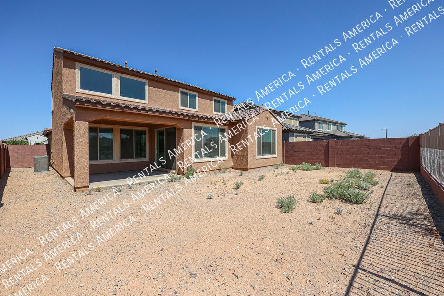 5 bedrooms with 4.5 baths! property image