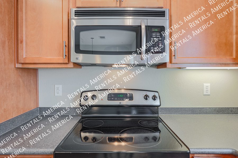 MI SPECIAL! Adorable 2BD 2BA home in the Gated Northgate Community!! property image