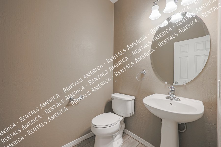 MI SPECIAL! Adorable 2BD 2BA home in the Gated Northgate Community!! property image