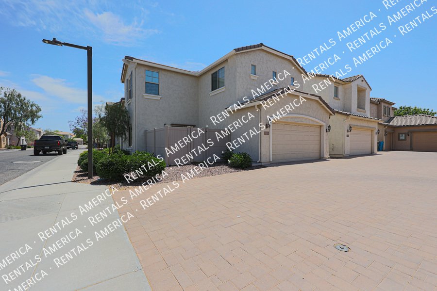 MI SPECIAL! Adorable 2BD 2BA home in the Gated Northgate Community!! property image