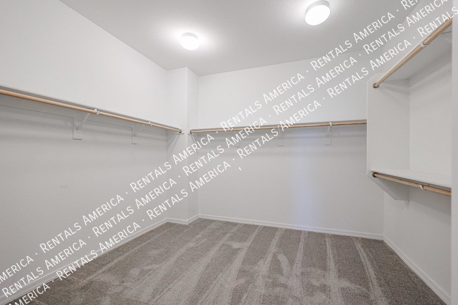 MOVE IN SPECIAL!!!! 5 bedroom 3 bath home in Camelback Ranch property image