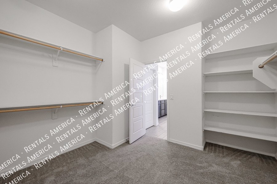 MOVE IN SPECIAL!!!! 5 bedroom 3 bath home in Camelback Ranch property image