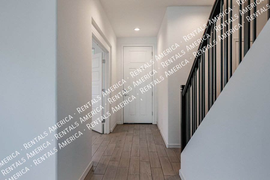 MOVE IN SPECIAL!!!! 5 bedroom 3 bath home in Camelback Ranch property image