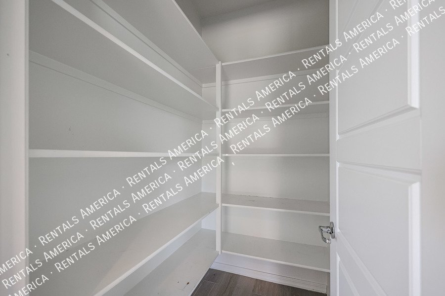 MOVE IN SPECIAL!!!! 5 bedroom 3 bath home in Camelback Ranch property image