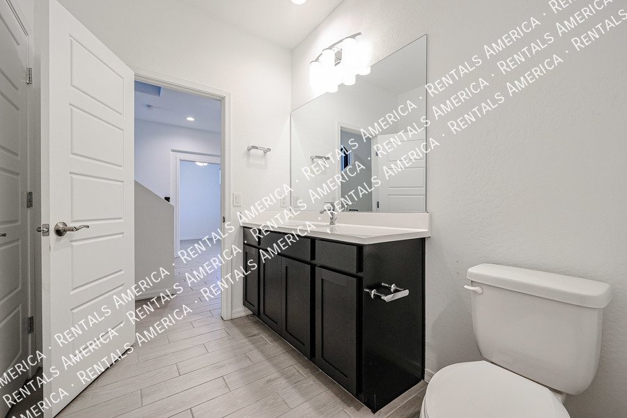 MOVE IN SPECIAL!!!! 5 bedroom 3 bath home in Camelback Ranch property image