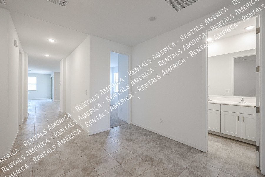 4 Bedroom 2 bath in Maricopa property image