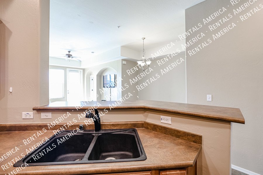 Upscale 2 Bedroom Condo Gated Community property image