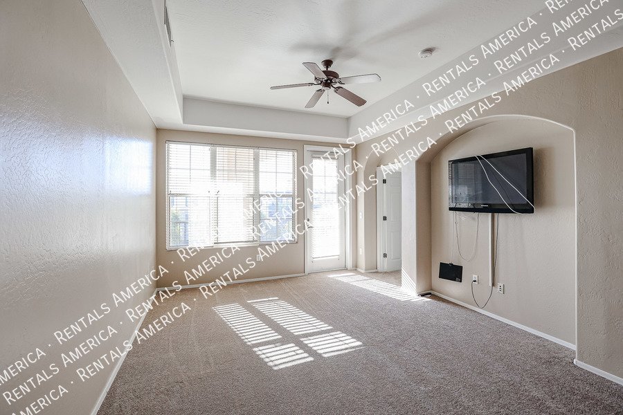 Upscale 2 Bedroom Condo Gated Community property image