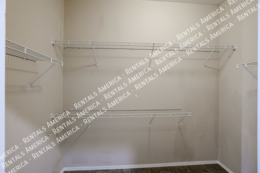 Upscale 2 Bedroom Condo Gated Community property image