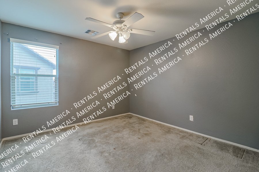 Move in Special! Beautiful Spacious 5BD House in Peoria! property image