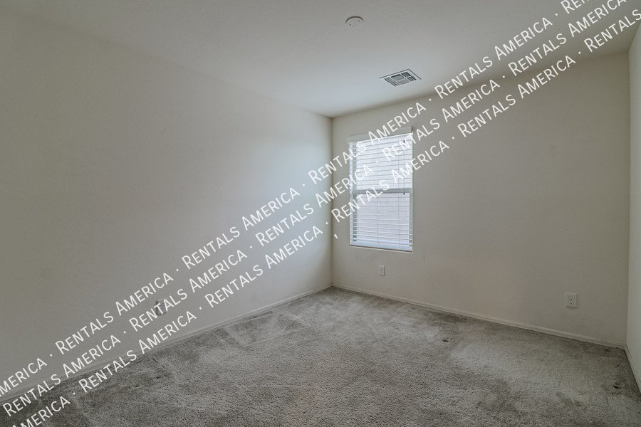 Move in Special! Beautiful Spacious 5BD House in Peoria! property image