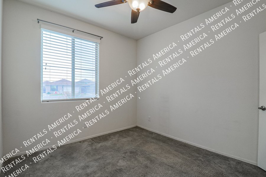 Move in Special! Beautiful Spacious 5BD House in Peoria! property image