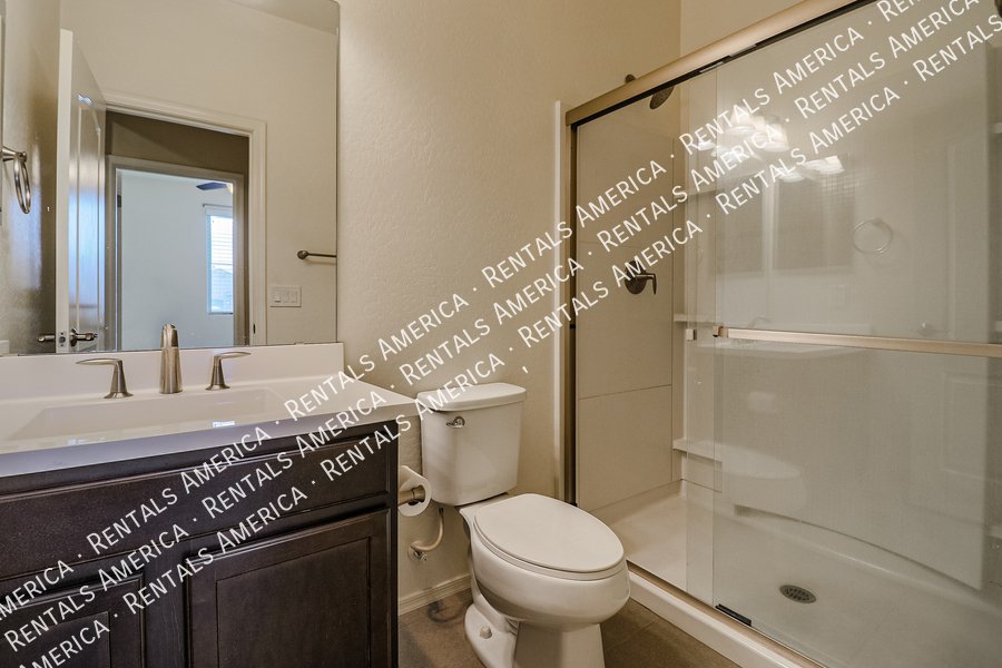 Move in Special! Beautiful Spacious 5BD House in Peoria! property image