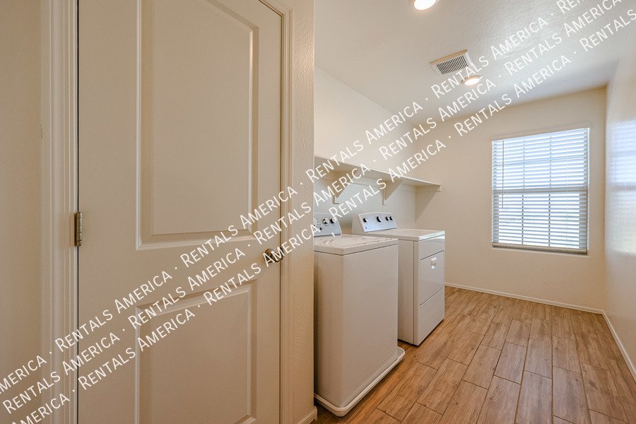 Remarkable 4 Bedroom Home In Marbella Ranch!!! property image