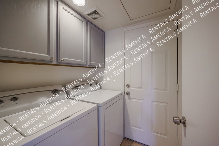 Beautiful 3 Bed/3 Bath home in Chandler!! property image