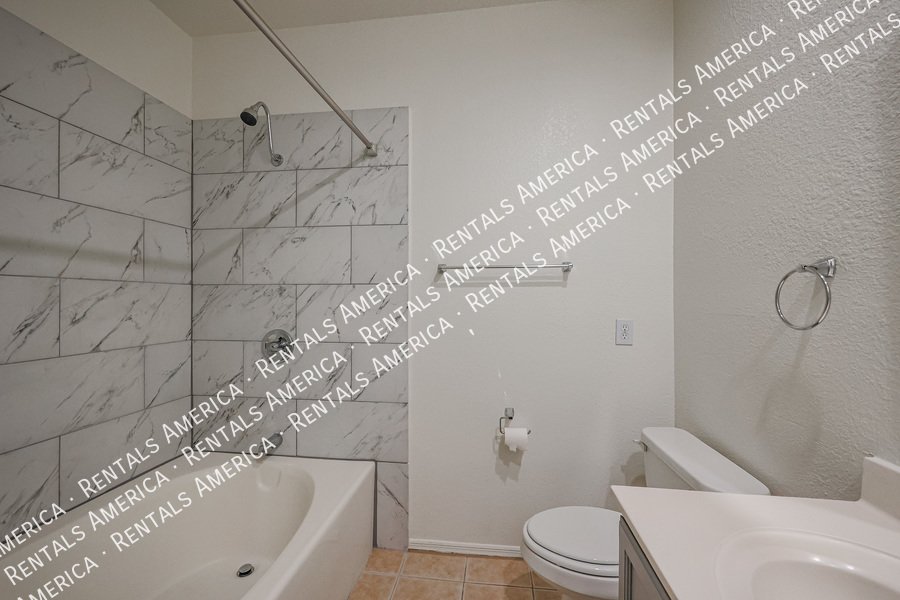 Beautiful 3 Bed/3 Bath home in Chandler!! property image