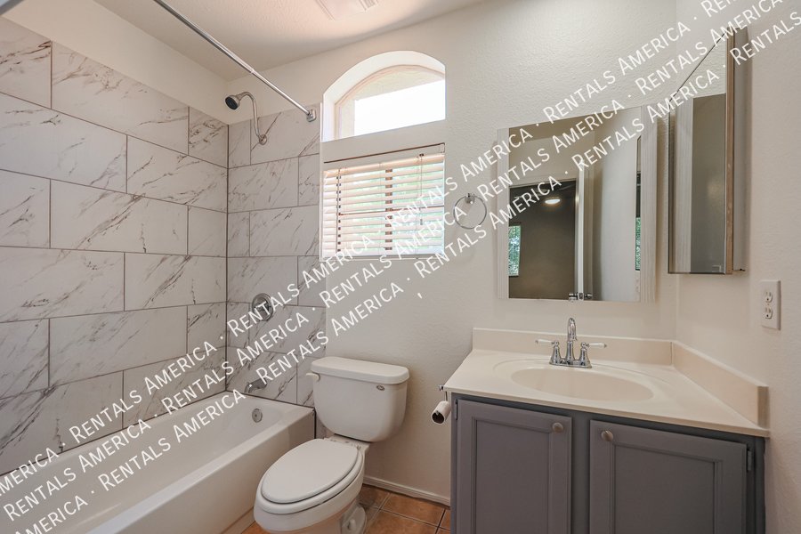 Beautiful 3 Bed/3 Bath home in Chandler!! property image