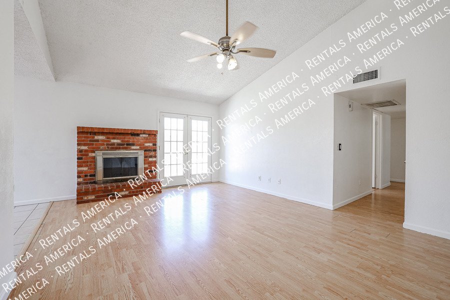 Nice 4 Bedroom Home In Pioneer Village Community!!! property image