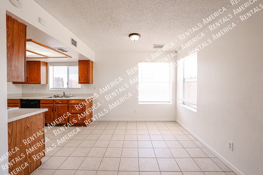 Nice 4 Bedroom Home In Pioneer Village Community!!! property image